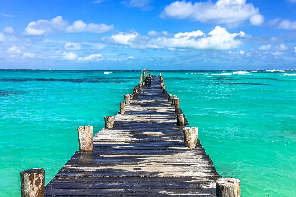 Guest Friendly Hotels Cancun: Best, Luxury Cheap Room for Passport Bros Bachelors