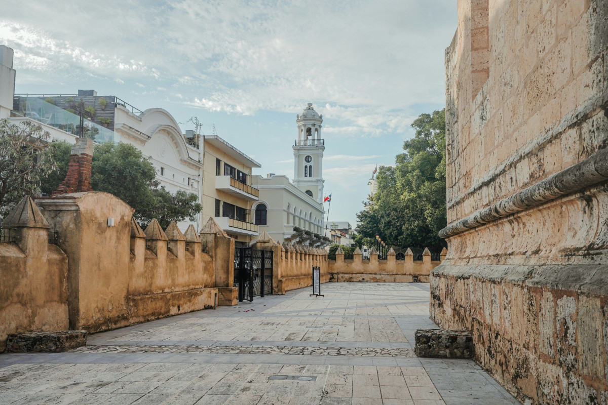 Guest Friendly Hotels in Santo Domingo: Best, Luxury & Cheap Room for Passport Bros and Bachelors